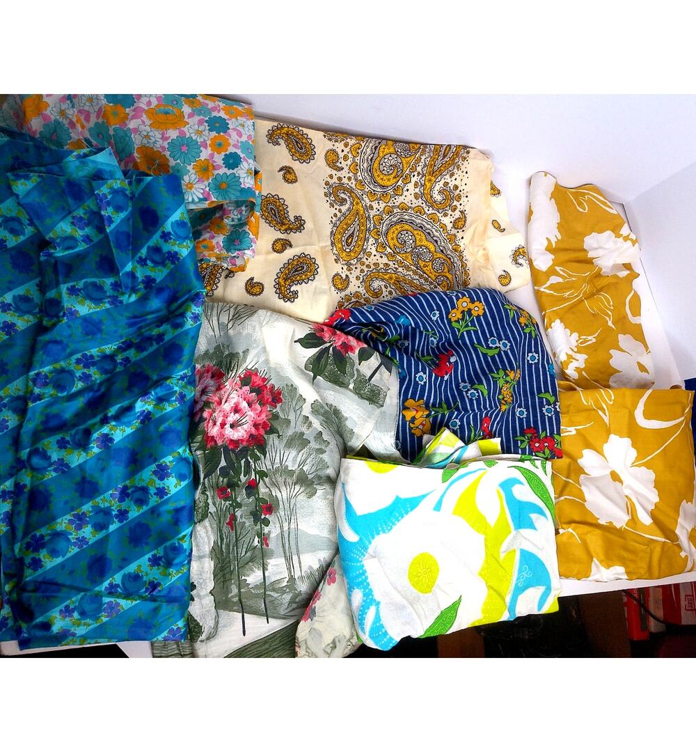 Vtg 70s Fabric Lot Cotton Linen Mod Floral Paisley Hawaiian Quilting Craft